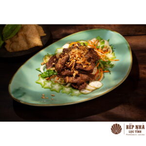 Gỏi bò nướng với chuối hột