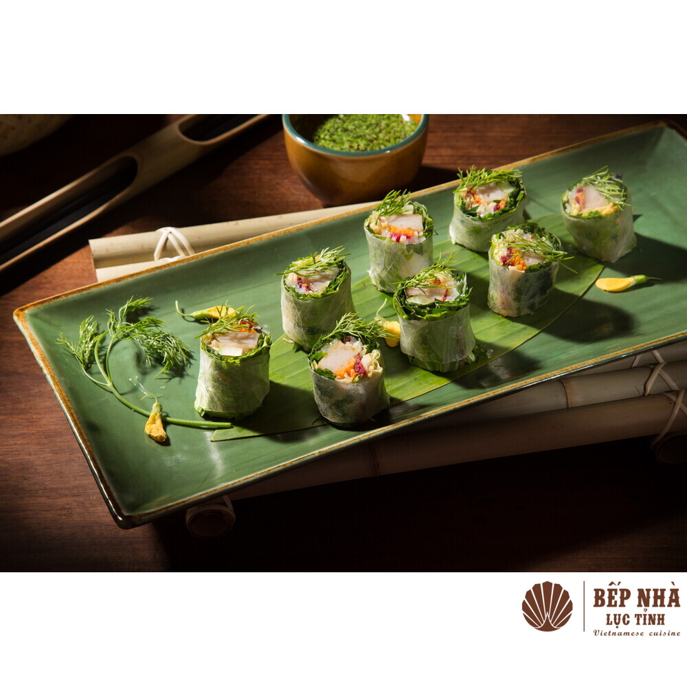 Gỏi cuốn cá thát lát, đậu hũ ky với rau rừng