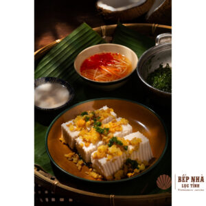 부드러운 코코넛 쌀떡, 새우·돼지고기 토핑