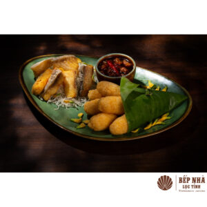 반건조 메기와 주먹밥 튀김